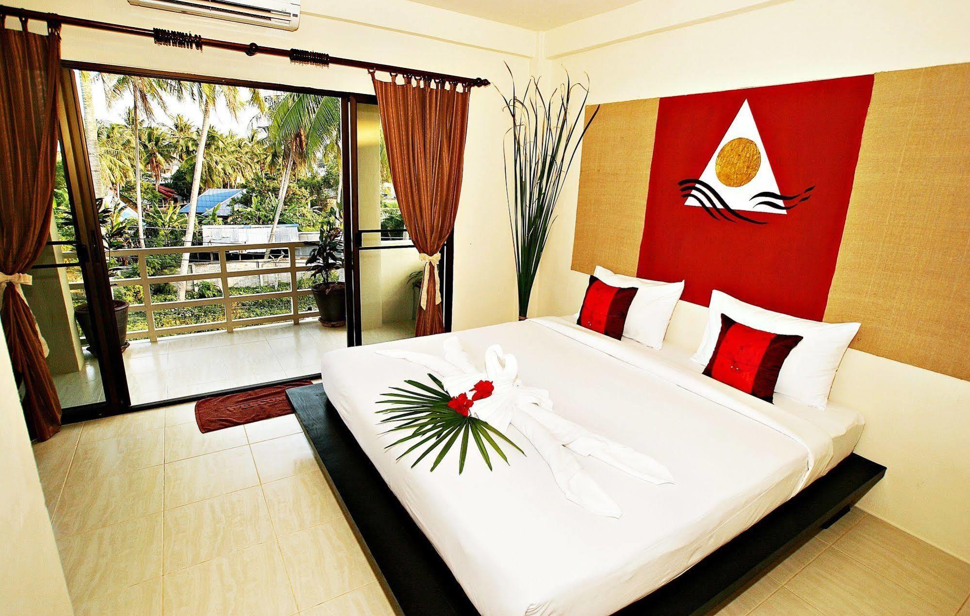 ALOHA LANTA 2 2680 THB HOTELMIX